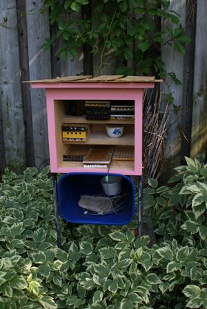 resbod_2_bee_hut.jpg